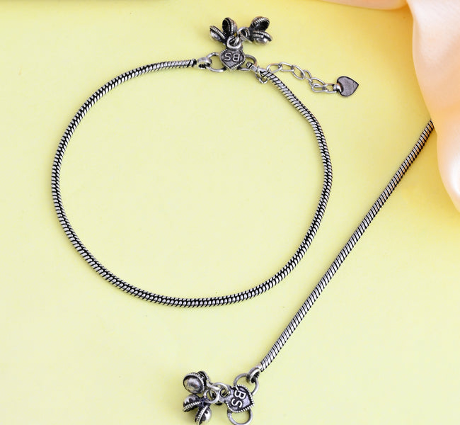 Vibrant Veils Bowknot Sleek Serpent Sterling Bow Anklet