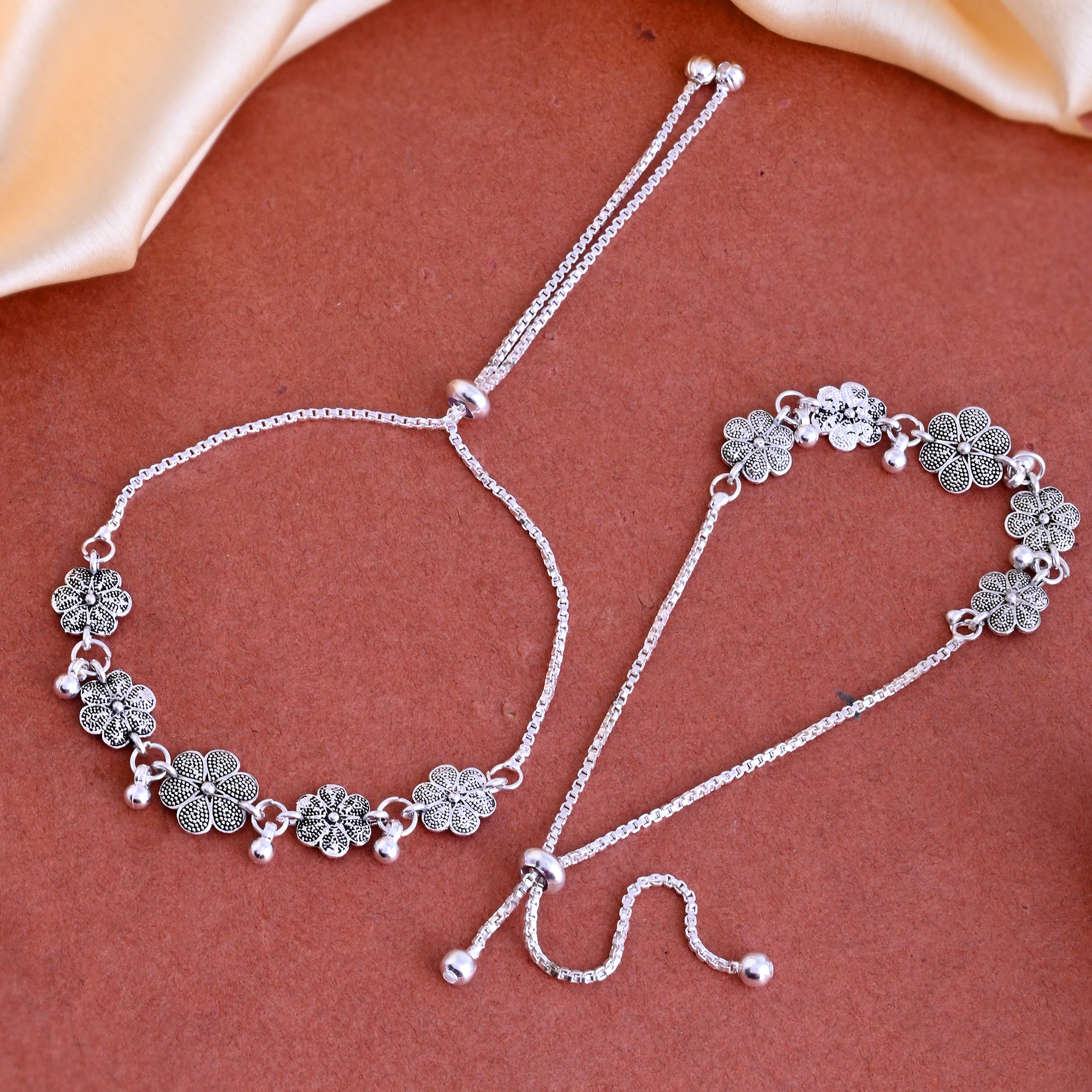 Vibrant Veils Floral Bloom Anklet
