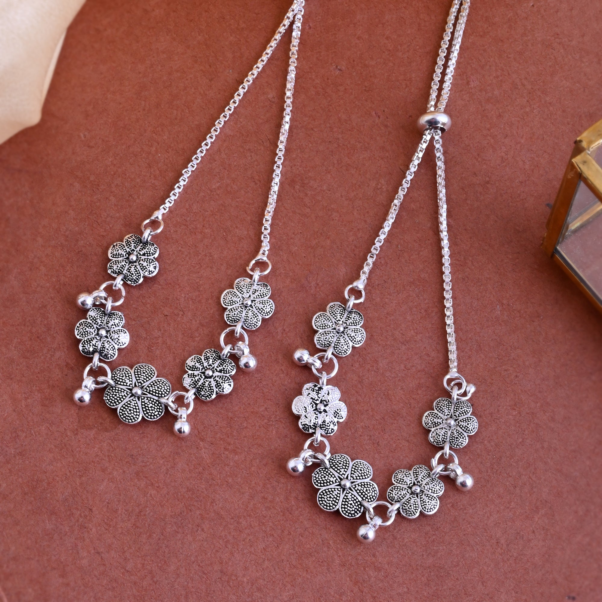 Vibrant Veils Floral Bloom Anklet