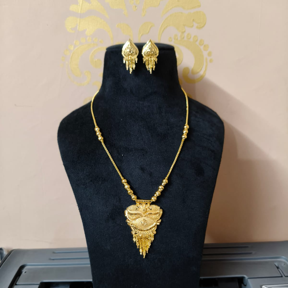 Vibrant Veils Royal MANGALSUTRA Haar