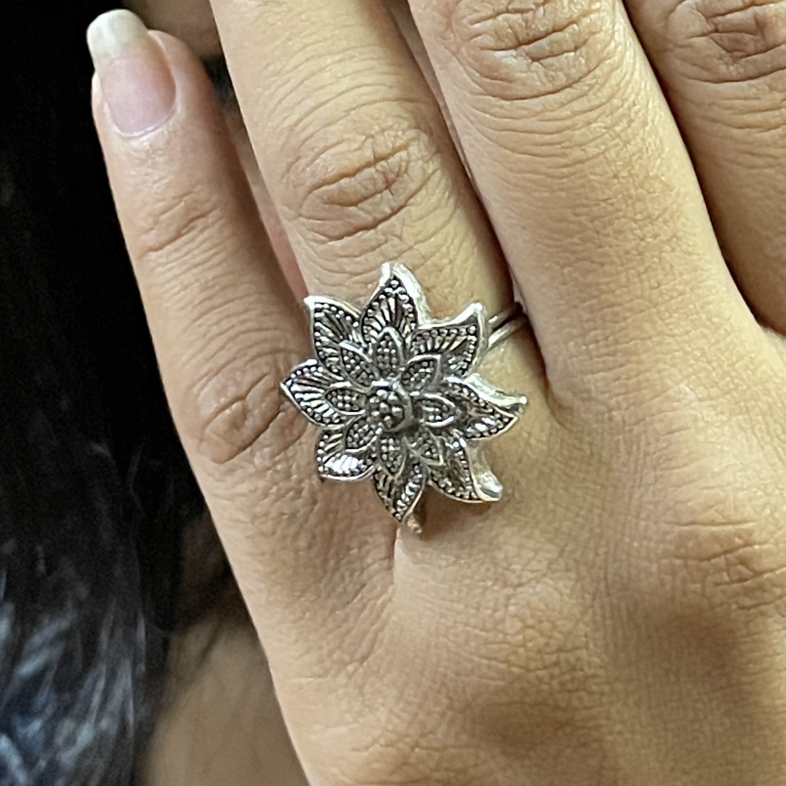 VIBRANT VEILS FLORAL INSPIRED SILVER REPLICA RING