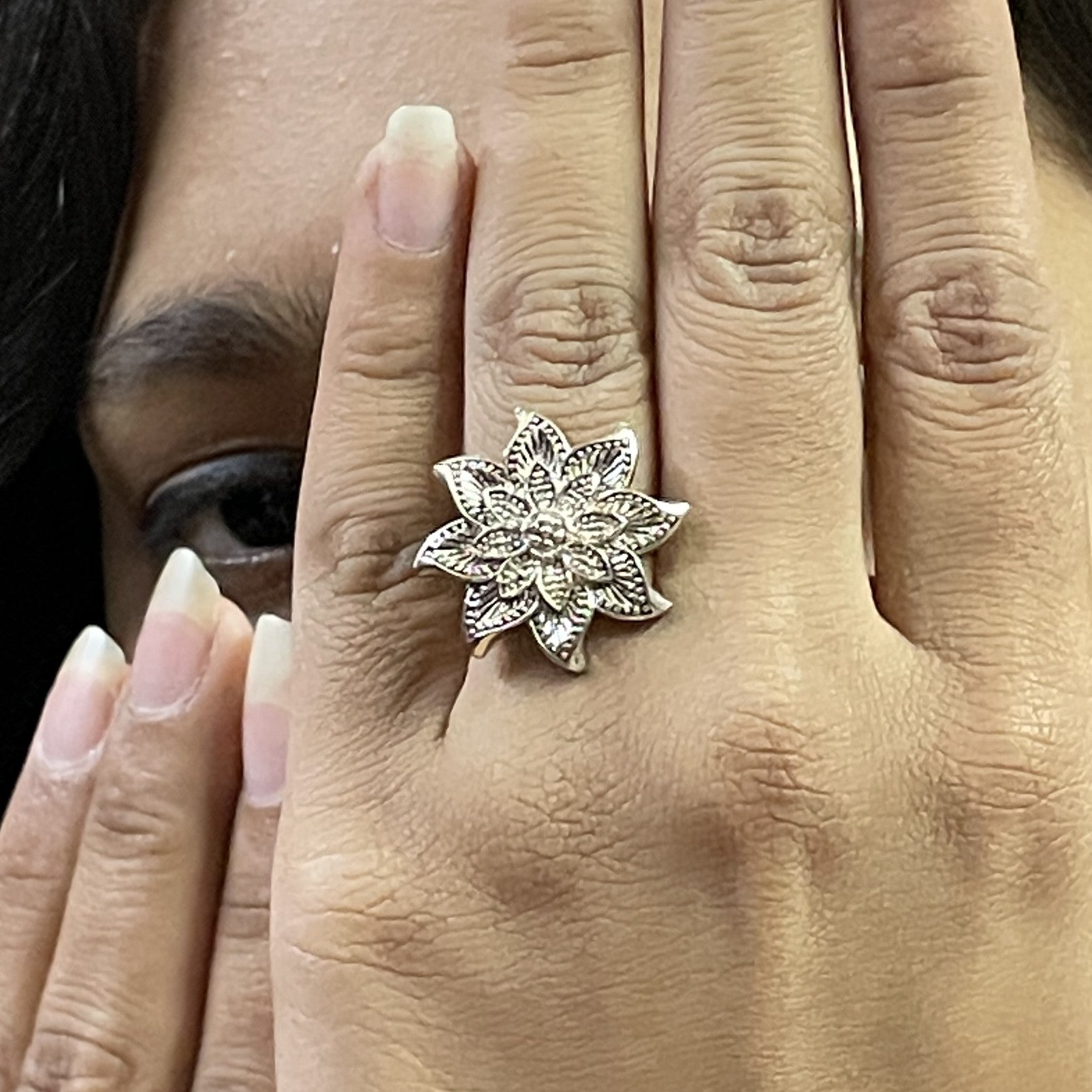 VIBRANT VEILS FLORAL INSPIRED SILVER REPLICA RING