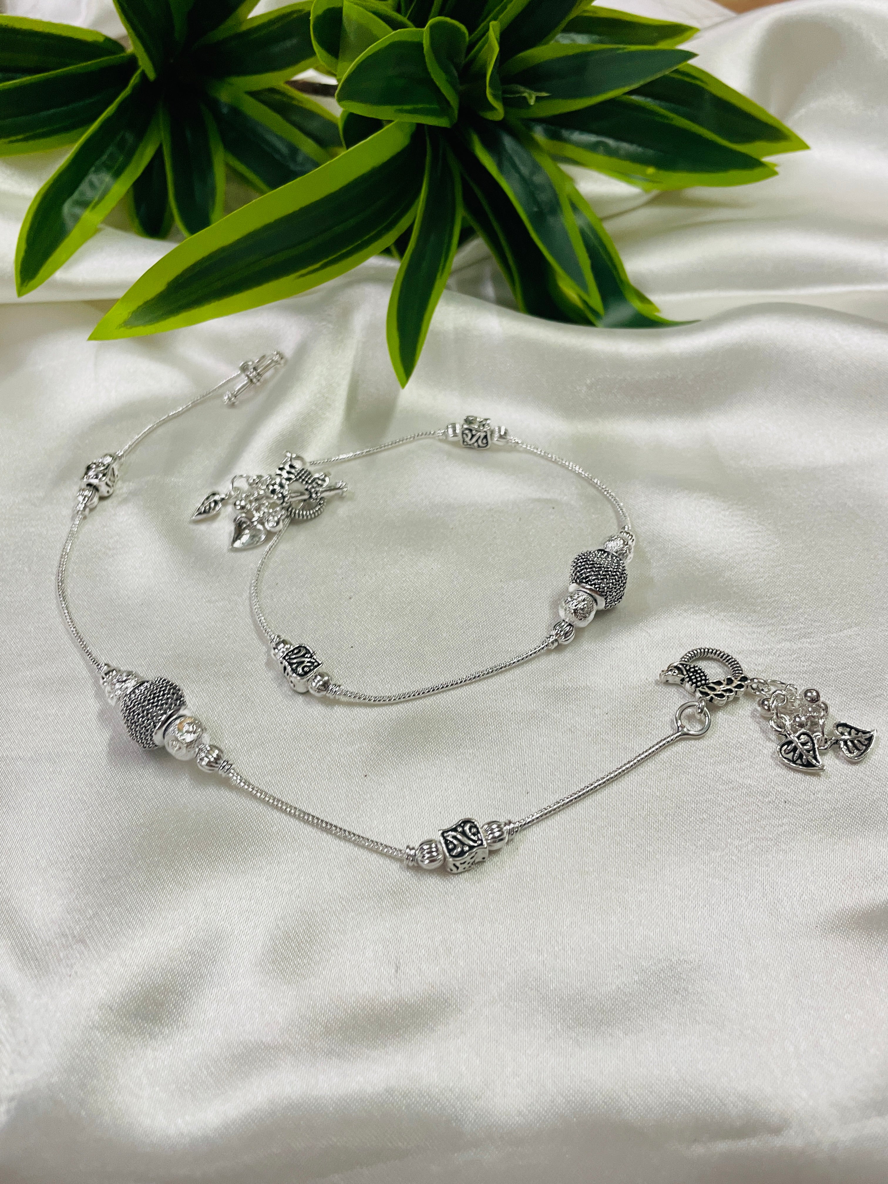 Vibrant Veils Silver Replica Big Beeded Anklet