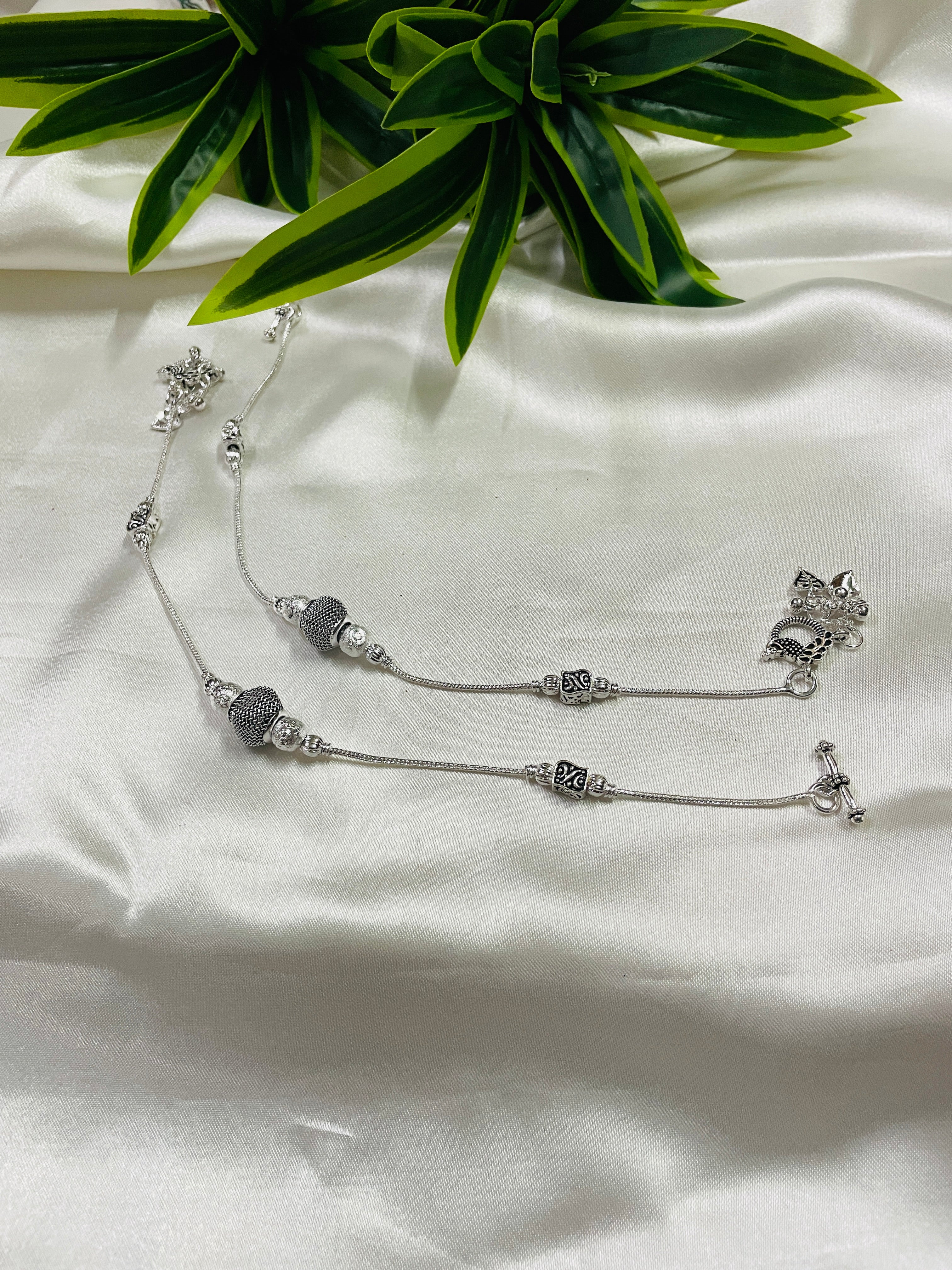 Vibrant Veils Silver Replica Big Beeded Anklet