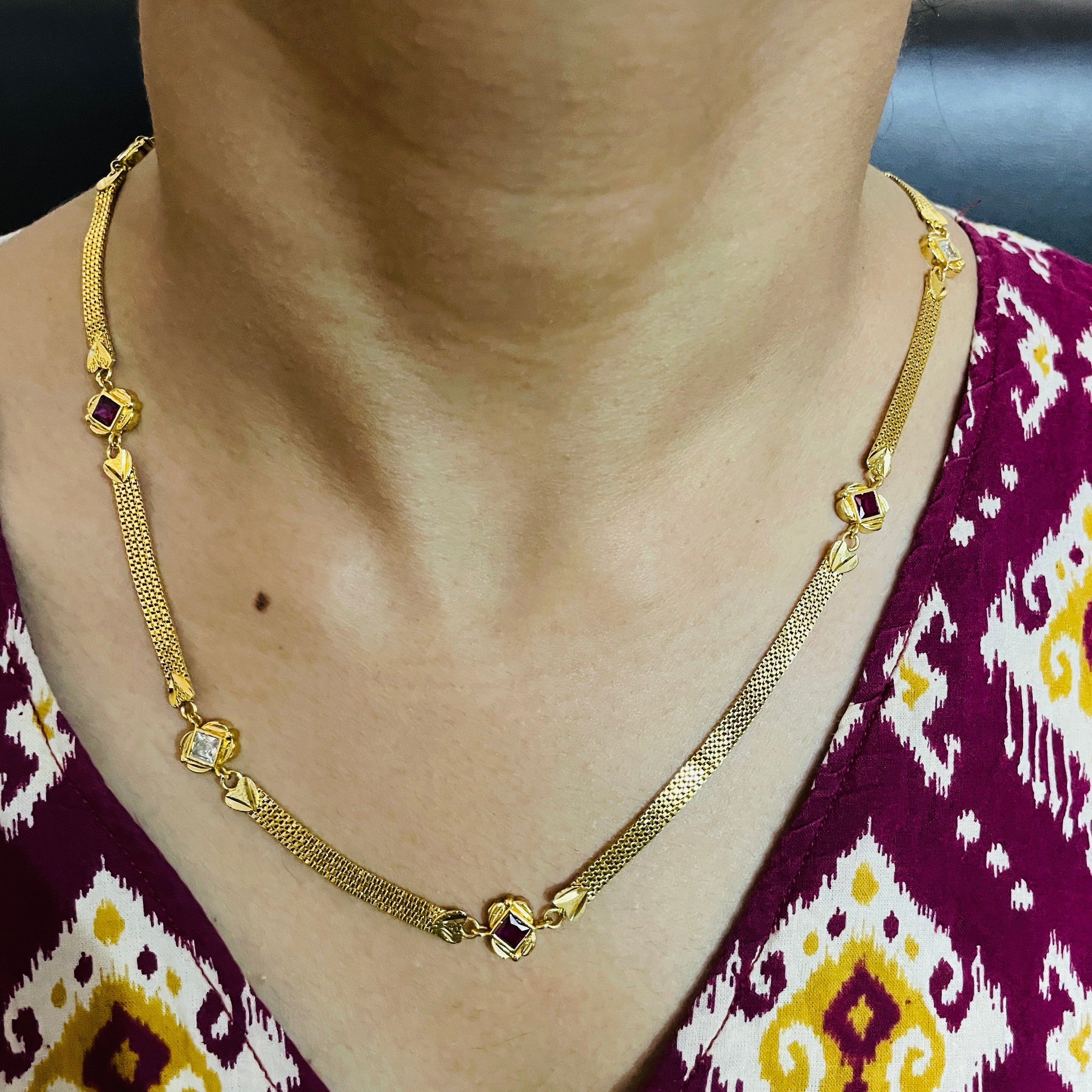 Vibrant Veils Gold Polish Chain with Stone