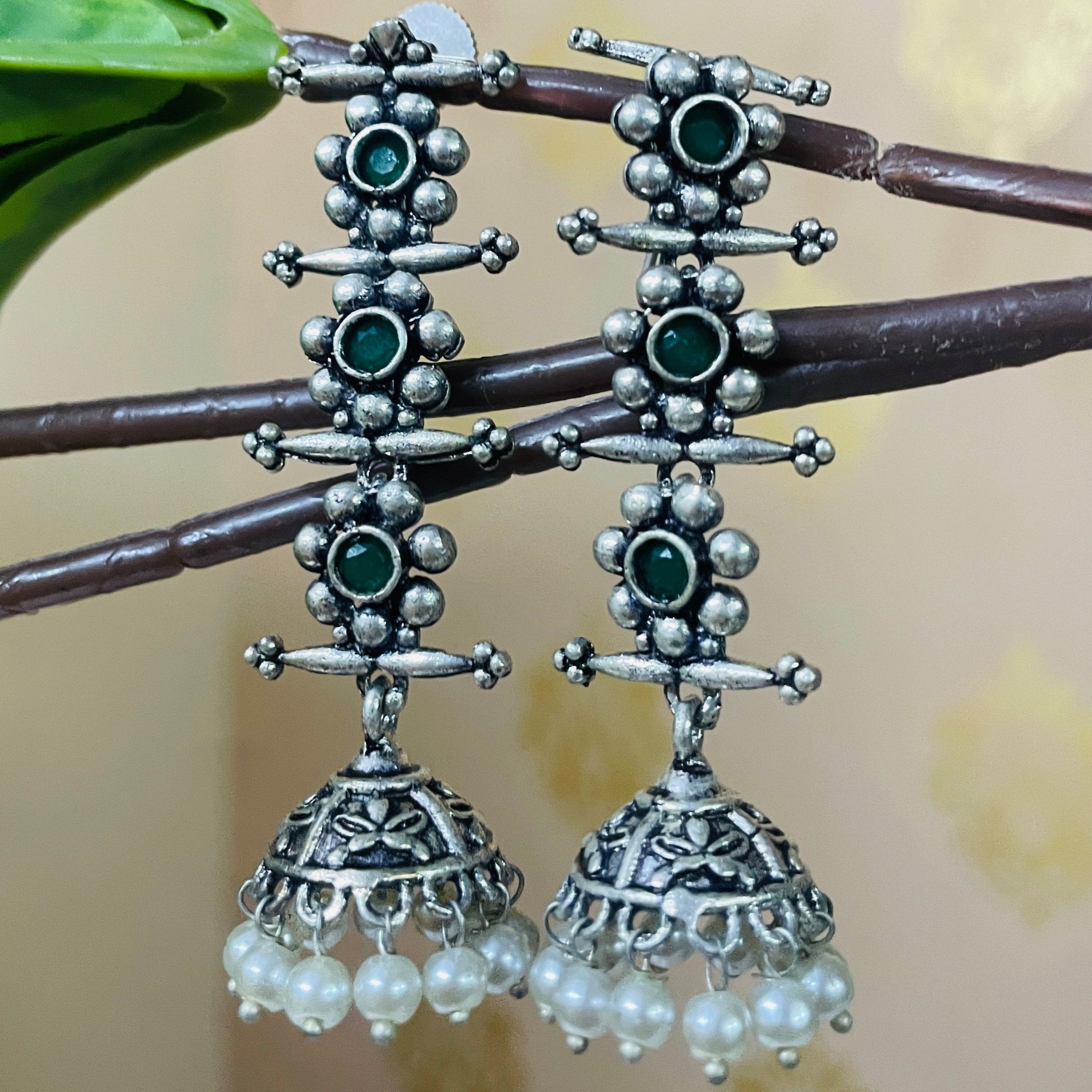 Vibrant Veils Long, dangling design with stones and pearls Earing