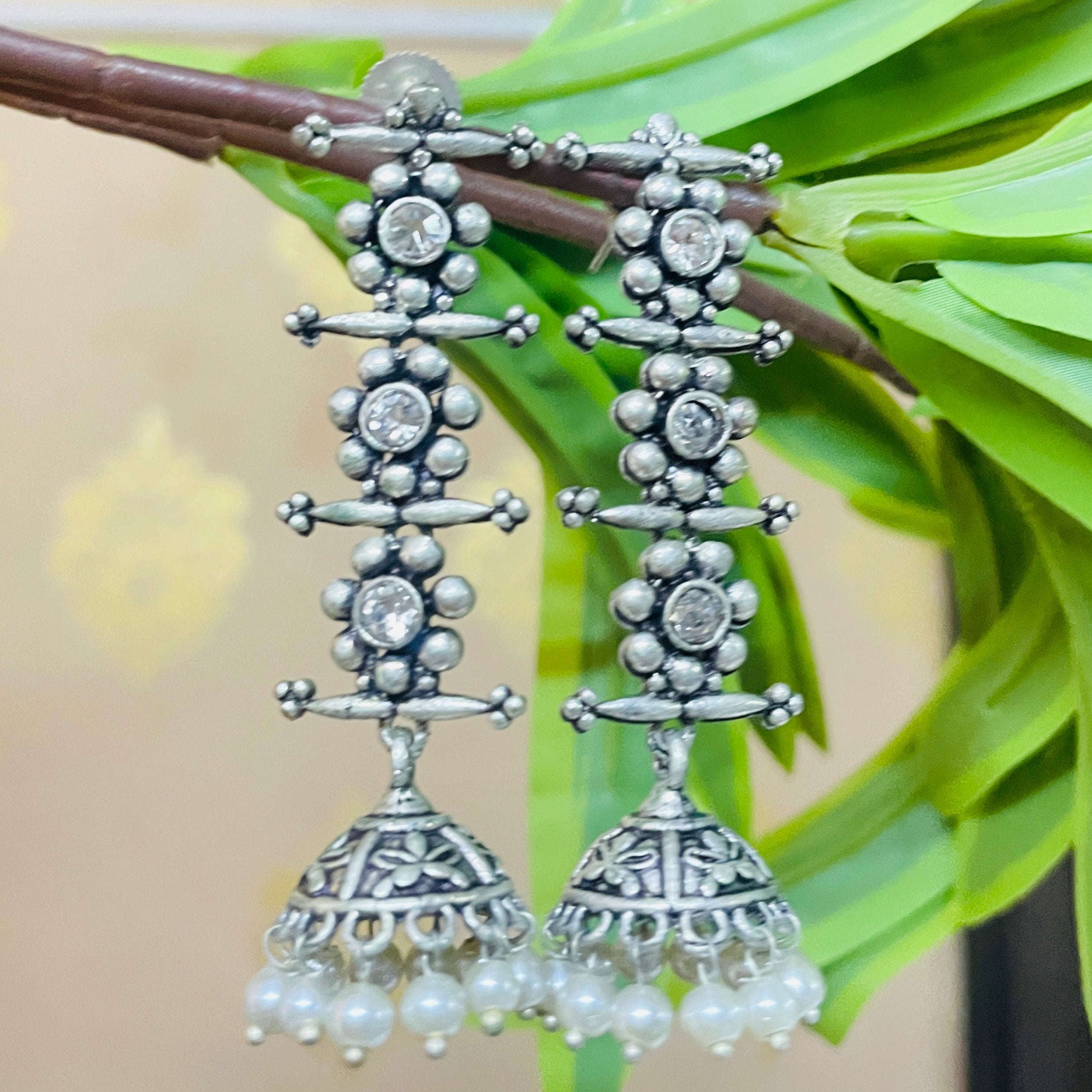 Vibrant Veils Long, dangling design with stones and pearls Earing