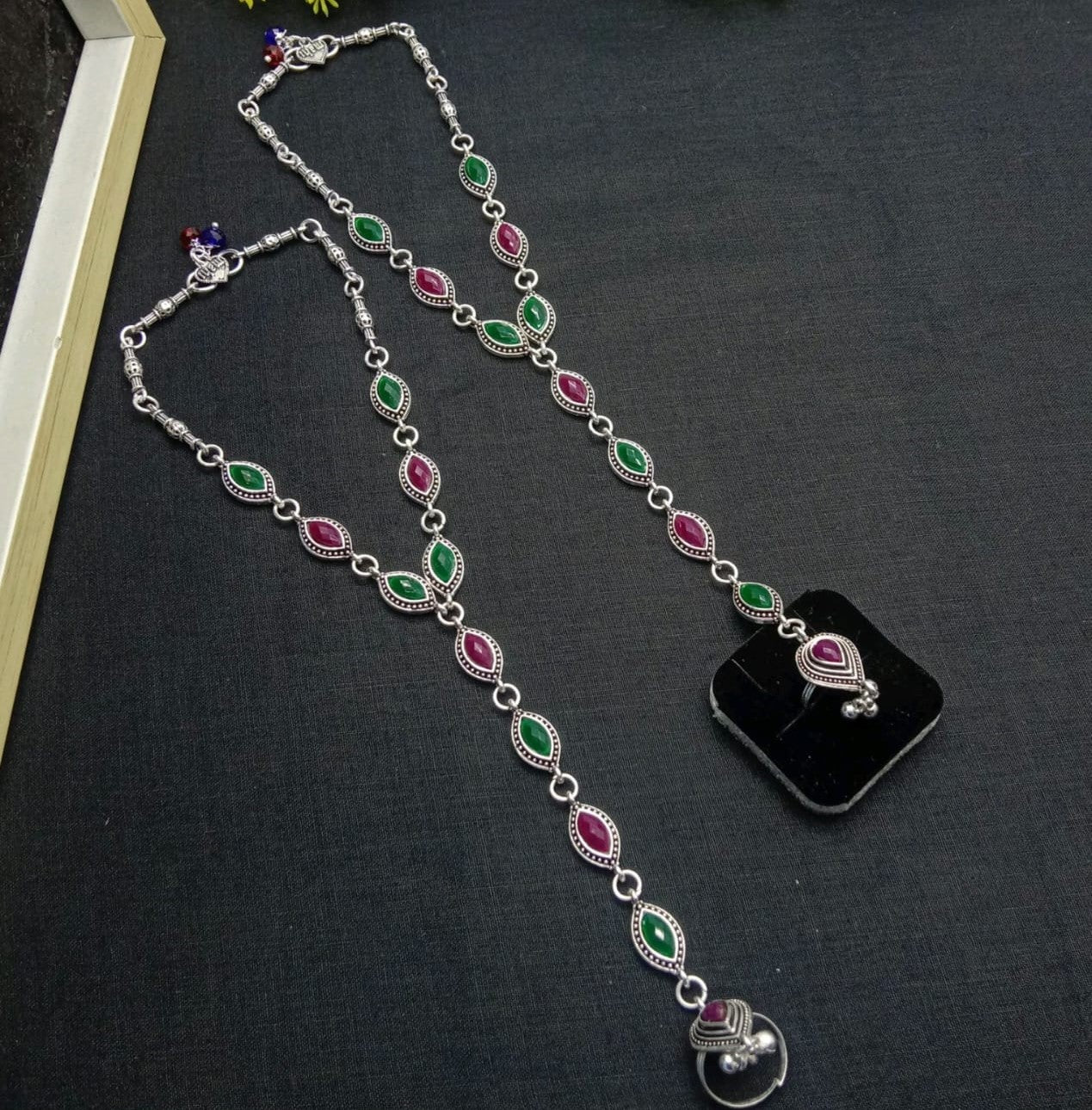 VIBRANT VEILS Gitanjali Toe-Ring Anklet