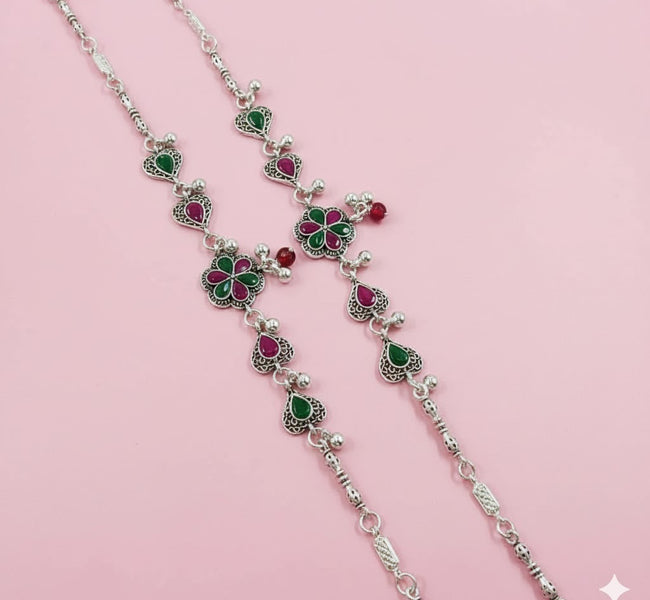 VIBRANT VEILS Filigree Floral & Heart Anklets