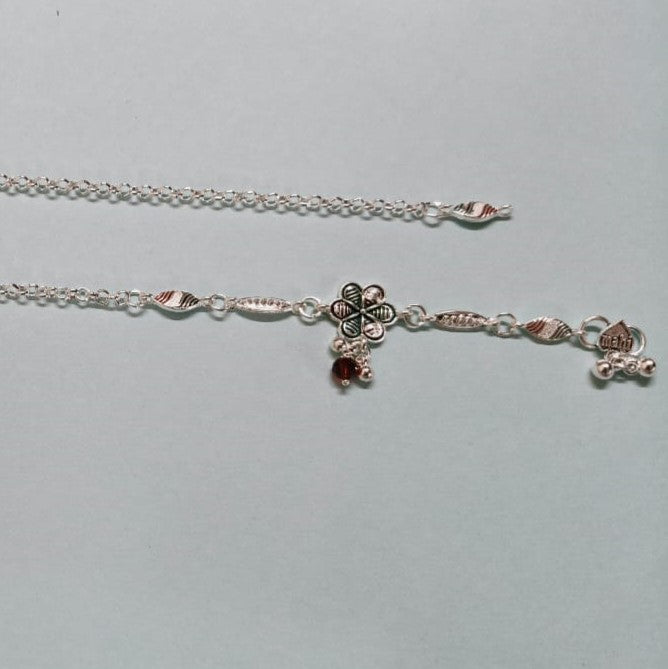 VIBRANT VEILS Quirksmith Silver Replica Anklet