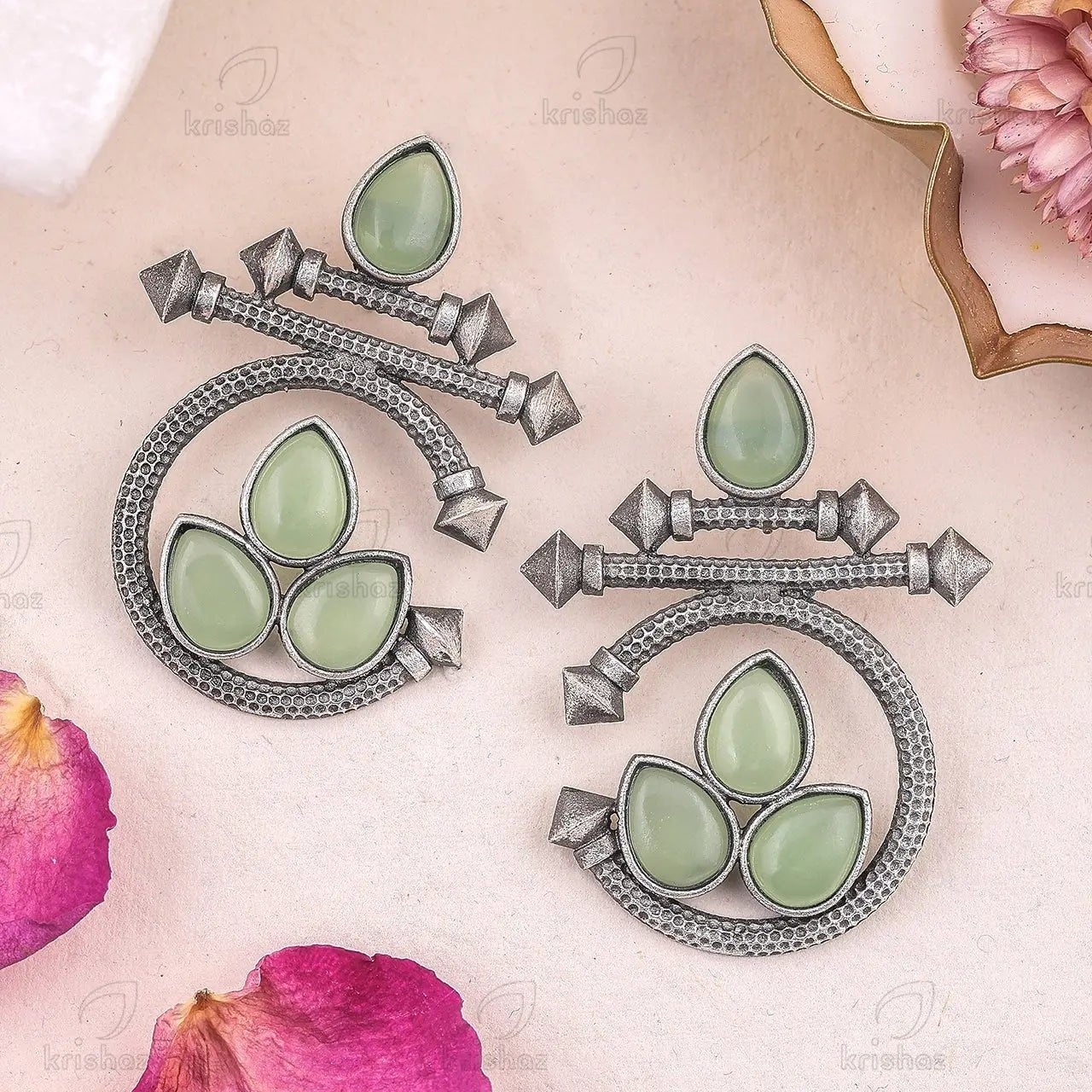 Vibrant Veils Aadhya Circular Stud Earrings