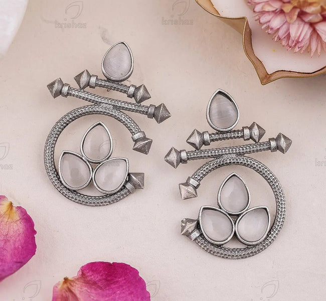 Vibrant Veils Aadhya Circular Stud Earrings